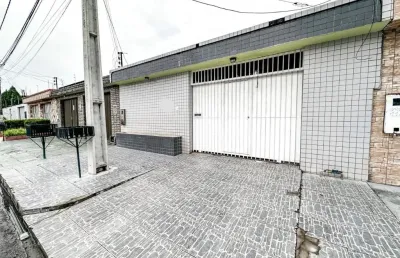 Parque das laranjeiras - casa térrea de 180m² com 3 quartos sendo 2 suítes e 2 vagas cobertas