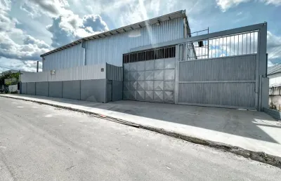 Galpão industrial de 886m² com escritório e vagas de garagem no novo aleixo