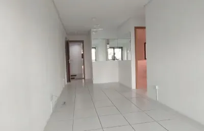 Apartamento 2 quartos no espinheiro com varanda excelente localização