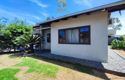 Casa à venda em no bairro nereu ramos em jaraguá do sul-sc