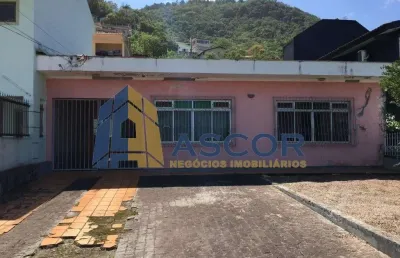 Casa com 3 quartos para alugar na avenida governador jorge lacerda, --, costeira do pirajubaé, florianópolis por r$ 11.000