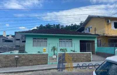 Casa com 3 quartos à venda na rua professor elpídio barbosa, --, trindade, florianópolis por r$ 2.500.000