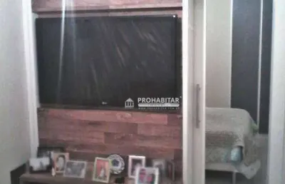 Vendo ótima casa térrea com 02 dormitórios com armários planejados, 01 banheiro com box e gabinete, piso frio, nas salas, quartos, cozinha com armário