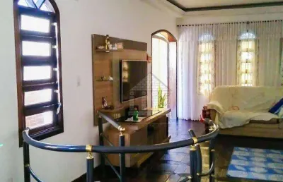 Casa com 3 quartos à venda na Rua Micronésia, --, Vila Quintana, São Paulo