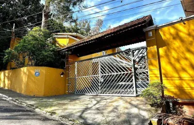 Sobrado reformado à venda em condomínio fechado – próximo à avenida interlagos