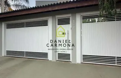 Casa ampla! assobradada com  2 dormitórios, sendo 1 suite!!!