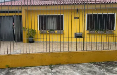 Excelente oportunidade ! casa principal + 3 apt gerando r$2050 ao mês