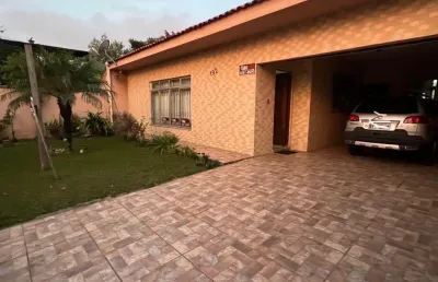 Casa na melhor localização do mercês, terreno imenso, próximo ao festval