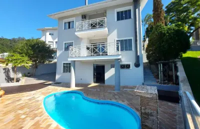 Casa em condomínio fechado com 3 quartos para alugar na Rua Europa, 410, Trindade, Florianópolis