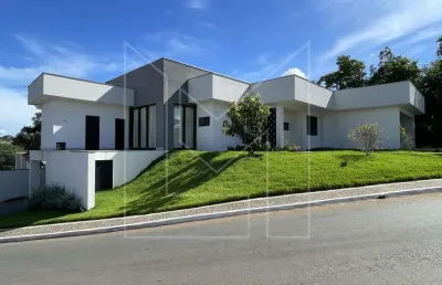 Casa em condomínio para locação em caldas novas, residencial aldeia das thermas, 4 suítes, 5 banheiros, 4 vagas