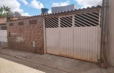 Casa 02 quartos aceita carro sol nascente proximo setor madureira rua com asfalto