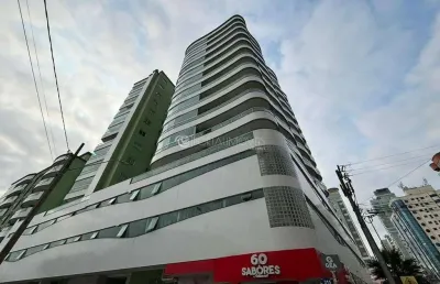 Apartamento mobiliado na quadra-mar em meia praia – 3 dormitórios, 1 suíte, e área de lazer completa