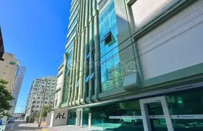 Residencial malibu: conforto e lazer completo com 2 vagas e piscina, ideal para sua família