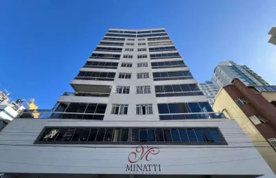 Mobiliado, 3 dormitórios e 2 vagas – amplo apto no residencial minatti, meia praia