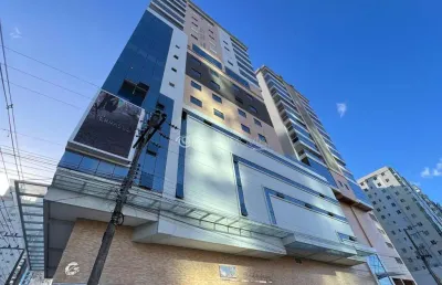 Duplex de alto padrão com 3 suítes e 3 vagas – mobiliado e a poucos metros do mar em meia praia
