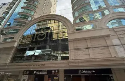 Apartamento com 4 quartos à venda na Rua 302, 192, Meia Praia, Itapema