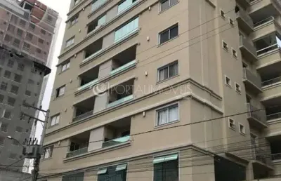 Apartamento mobiliado com 2 suítes e churrasqueira em porto belo