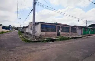 Casa com 3 quartos à venda na Rua Sapeaçu, 1, Lírio do Vale, Manaus