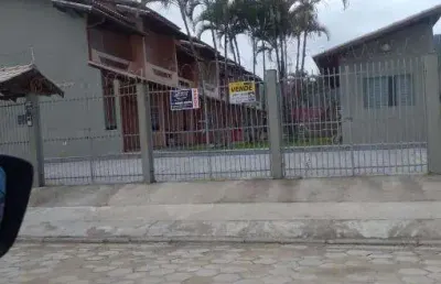 Casa em condomínio fechado com 2 quartos à venda no martim de sá, caraguatatuba  por r$ 465.000