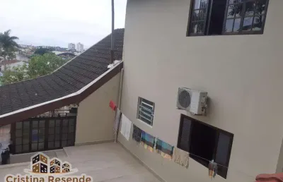Casa com 4 quartos à venda no jardim califórnia, caraguatatuba  por r$ 720.000