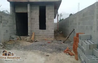 Casa com 2 quartos à venda no balneário dos golfinhos, caraguatatuba  por r$ 175.000