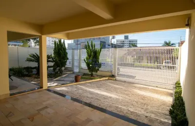 Casa com 4 dormitorios sendo 2 suites e 4 vagas no bairro dom bosco em itajai
