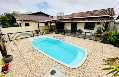 Oportunidade  casa com piscina  bairro sao vicente itajai.