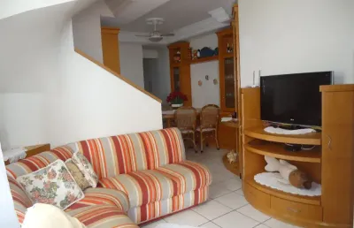 Cobertura duplex para venda com 03 quartos de frente para o mar em caiobá