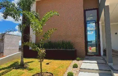 Casa à venda no condomínio ideal life com 3 suítes, sendo 1 máster, rica em armários e painéis! próximo a molecaggio de schimitd !!