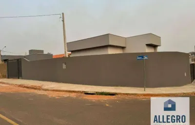 Casa à venda no res menezes iii, com 3 dormitórios e 2 vagas de garagem !!