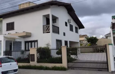 Casa com 4 quartos à venda na Rua Andrino Bento Amorim, 180, Souza Cruz, Brusque