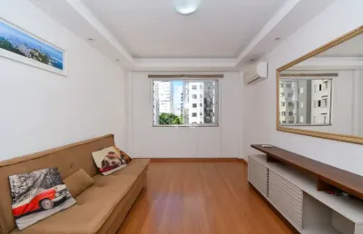 Apartamento com 2 quartos em localização privilegiada no centro de florianópolis/sc