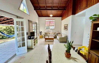 Casa com vista mar no açores com 3 quartos sendo 1 suíte e 3 vagas de garagem