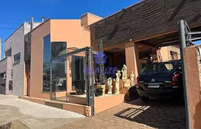 Casa com 5 dormitórios à venda, 350 m² por r$ 695.000,00 - centro - botucatu/sp