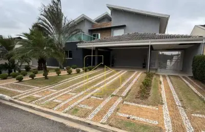 Piscina, spa, bar molhado, área gourmet super espaçosa, sala de jogos e 6 vagas de garagem! 