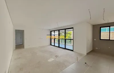 Apartamento no edifício solene com 3 suítes 2 vagas no juvevê