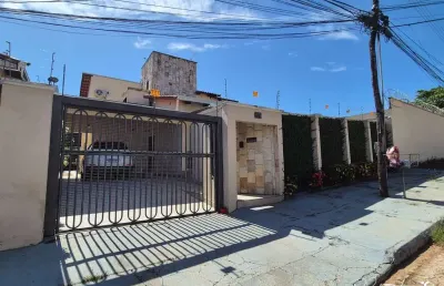 Casa sobrado 307 m² com 4 suítes e lazer completo no parque industrial, goiânia