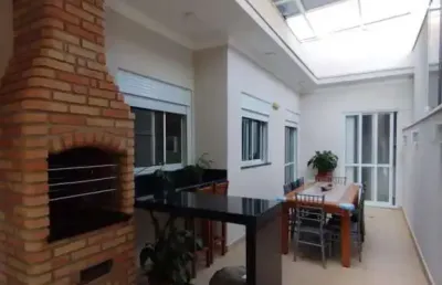 Linda casa 03 dormitórios com planejados condomínio park real em indaiatuba/sp