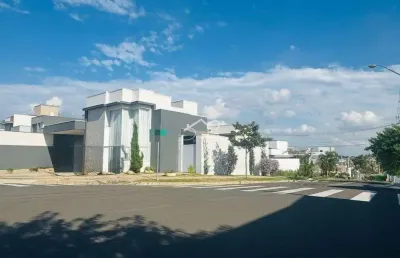 Casa de esquina com piscina no condomínio park real em indaiatuba sp