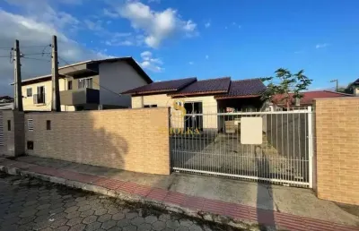 Casa em condomínio fechado com 3 quartos para alugar na rua fidélis govoni, campeche, florianópolis, 90 m2 por r$ 4.500