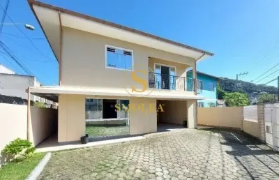 Casa em condomínio fechado com 4 quartos para alugar na rua rita lourenço da silveira, lagoa da conceição, florianópolis, 142 m2 por r$ 7.500