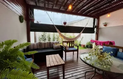 Casa em condomínio fechado com 3 quartos à venda na rua grumixama, campeche, florianópolis, 117 m2 por r$ 1.200.000