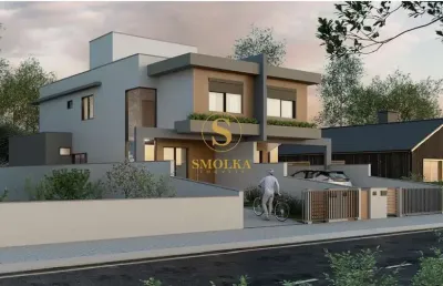 Casa em condomínio fechado com 3 quartos à venda na servidão josé joão vieira, campeche, florianópolis, 150 m2 por r$ 1.650.000