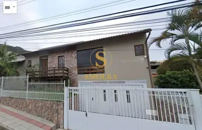Casa em condomínio fechado com 2 quartos à venda na rua luiz pasteur, trindade, florianópolis, 166 m2 por r$ 1.670.000