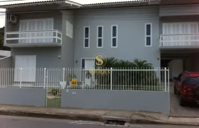 Casa em condomínio fechado com 4 quartos à venda na rua pau de canela, rio tavares, florianópolis, 222 m2 por r$ 1.800.000