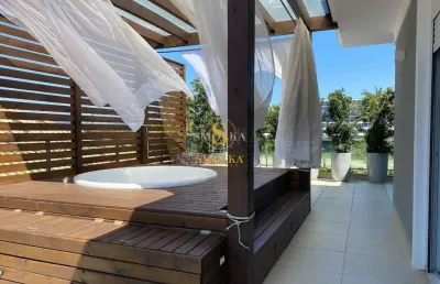 Casa em condomínio fechado com 4 quartos para alugar na avenida dos dourados, jurerê internacional, florianópolis, 330 m2 por r$ 37.500