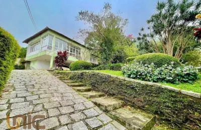 Casa com 3 dormitórios à venda, 232 m² por r$ 850.000,00 - cascata dos amores - teresópolis/rj
