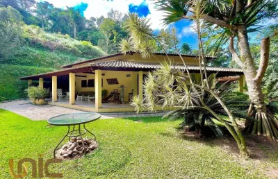 Casa com 3 dormitórios à venda, 340 m² por r$ 1.450.000,00 - albuquerque - teresópolis/rj
