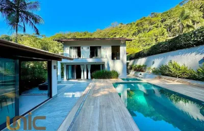 Casa com 4 dormitórios à venda, 177 m² por r$ 3.335.000,00 - comary - teresópolis/rj
