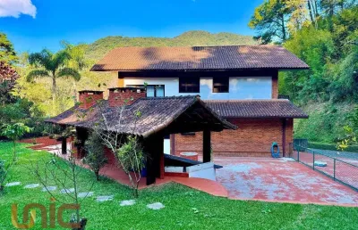 Casa triplex espetacular próxima à feirinha do alto – aceita permuta por imóvel em niterói